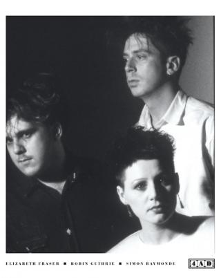 Cocteau Twins and Harold Budd / コクトー・ツインズとハロルド・バッドによる大傑作『The Moon and the Melodies』初のリマスター盤は、今週金曜日発売! 1997年以来となるバンドの公式Tシャツがタワーレコード渋谷店とBeatink公式サイト限定で発売が決定!