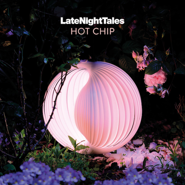 Hot Chip / 世界中で愛される“夜聴き"コンピの決定盤〈Late Night Tales〉シリーズ最新作に エレクトロ・ポップの代表格、ホット・チップが満を持して登場! バンド自身による、ここでしか聴けない新曲4曲を収録!